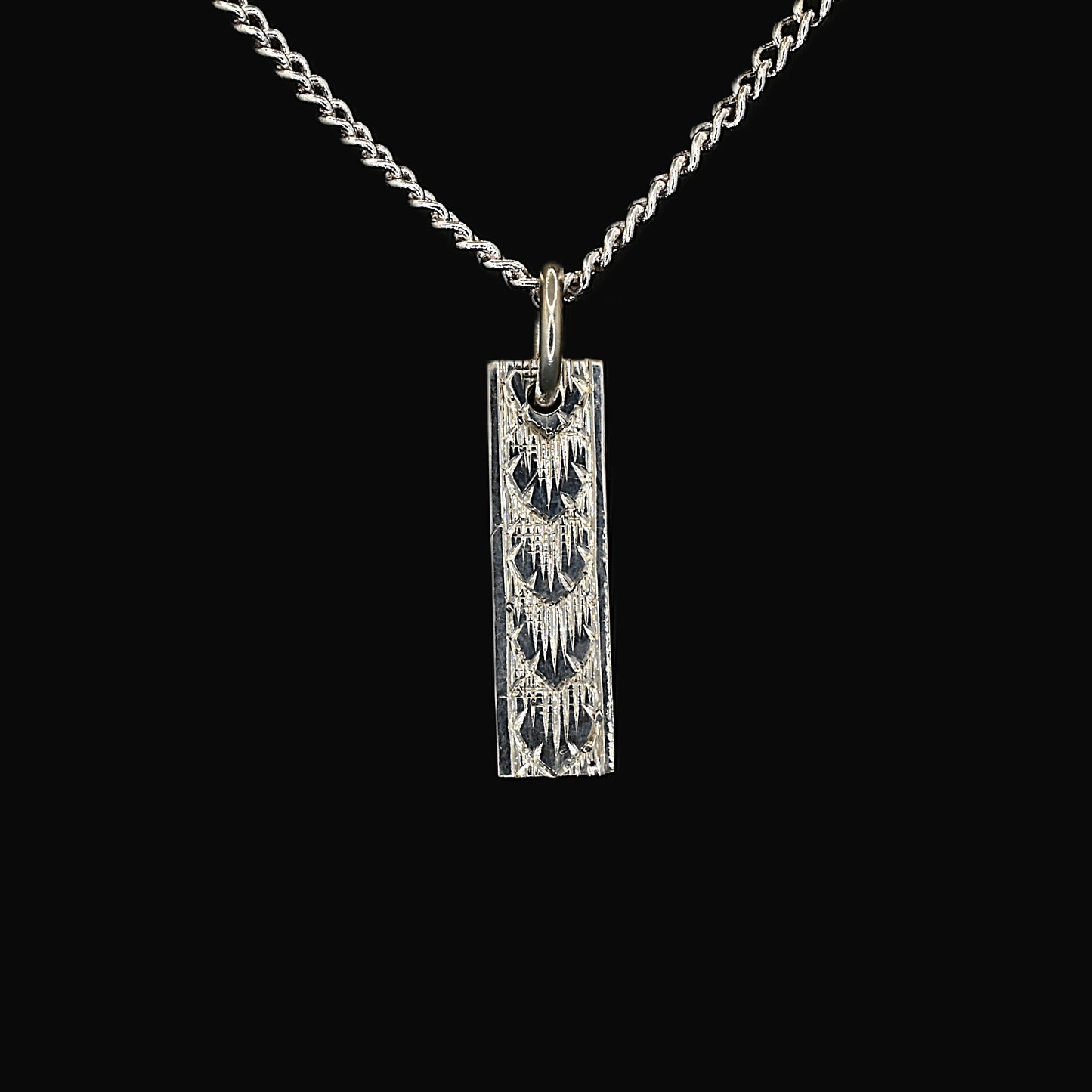 Border Pendant - Mini Polished Oakleaf