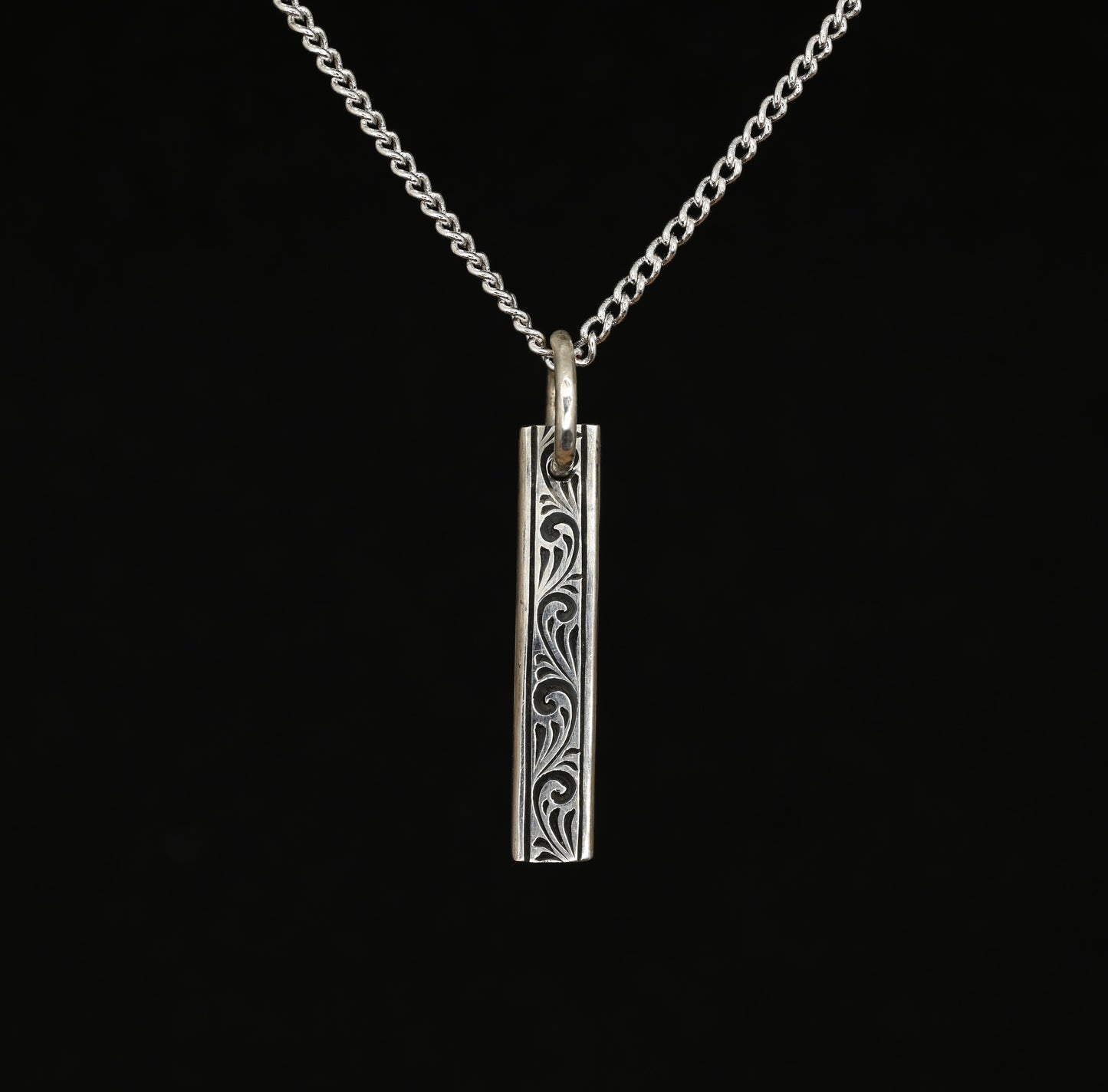 Border Pendant - Line Scroll