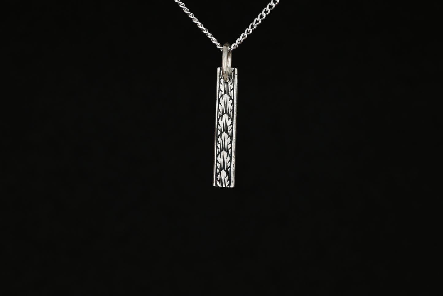 Border Pendant - Oak Leaf