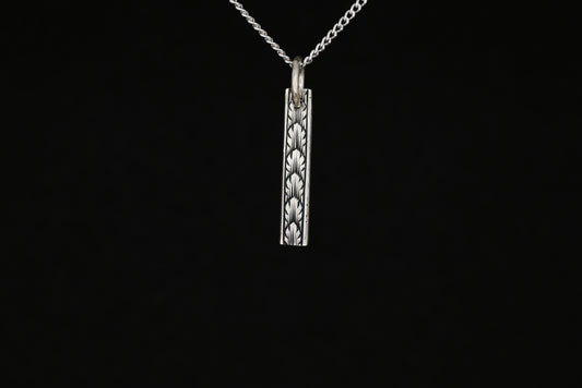 Border Pendant - Oak Leaf