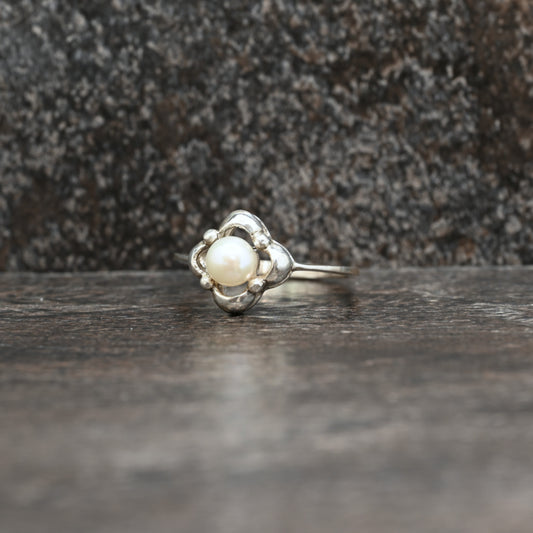 Pearl Flower Ring