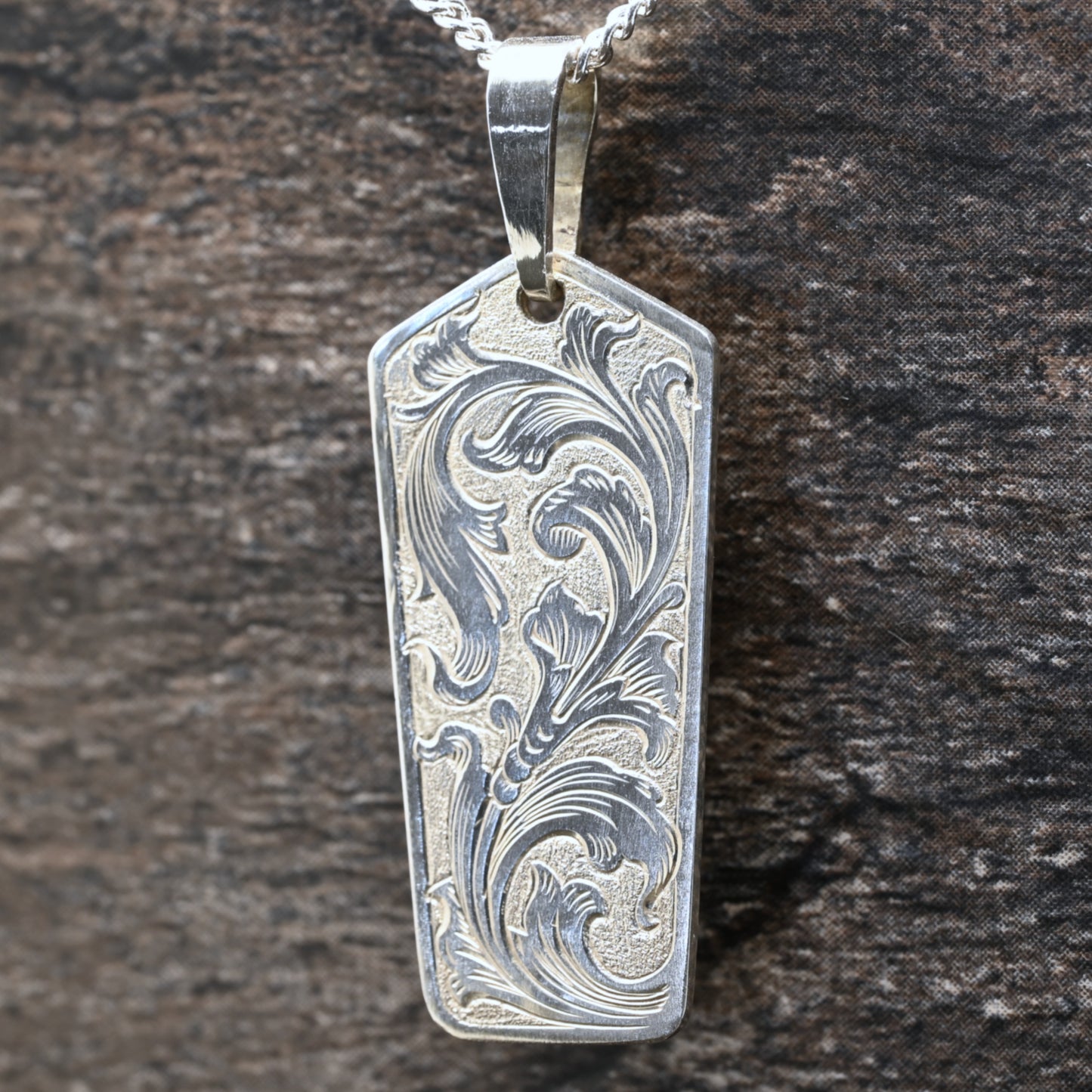 Pentagonal Bright Acanthus Pendant