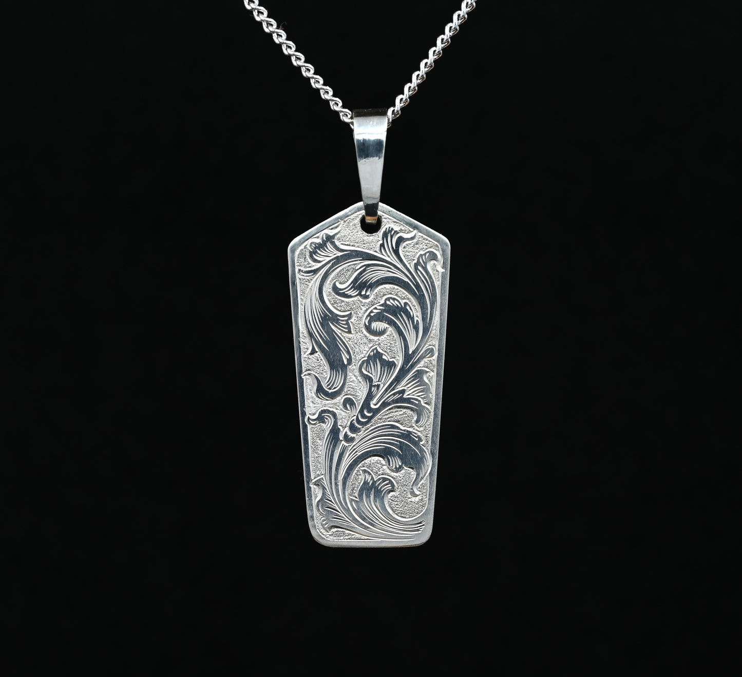Pentagonal Bright Acanthus Pendant